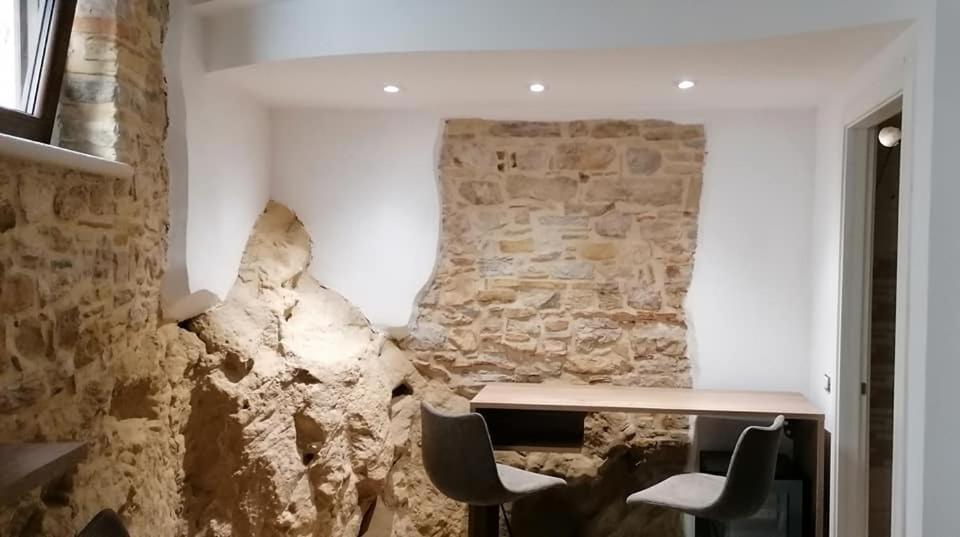 B&B Sotto Le Mura Pietra Montecorvino Buitenkant foto