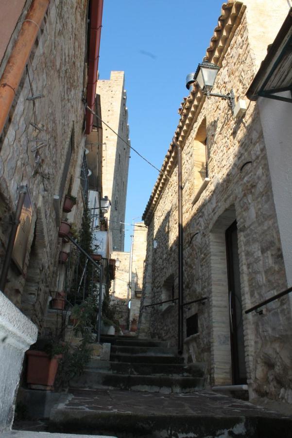 B&B Sotto Le Mura Pietra Montecorvino Buitenkant foto